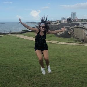 Meet your Posher, Di